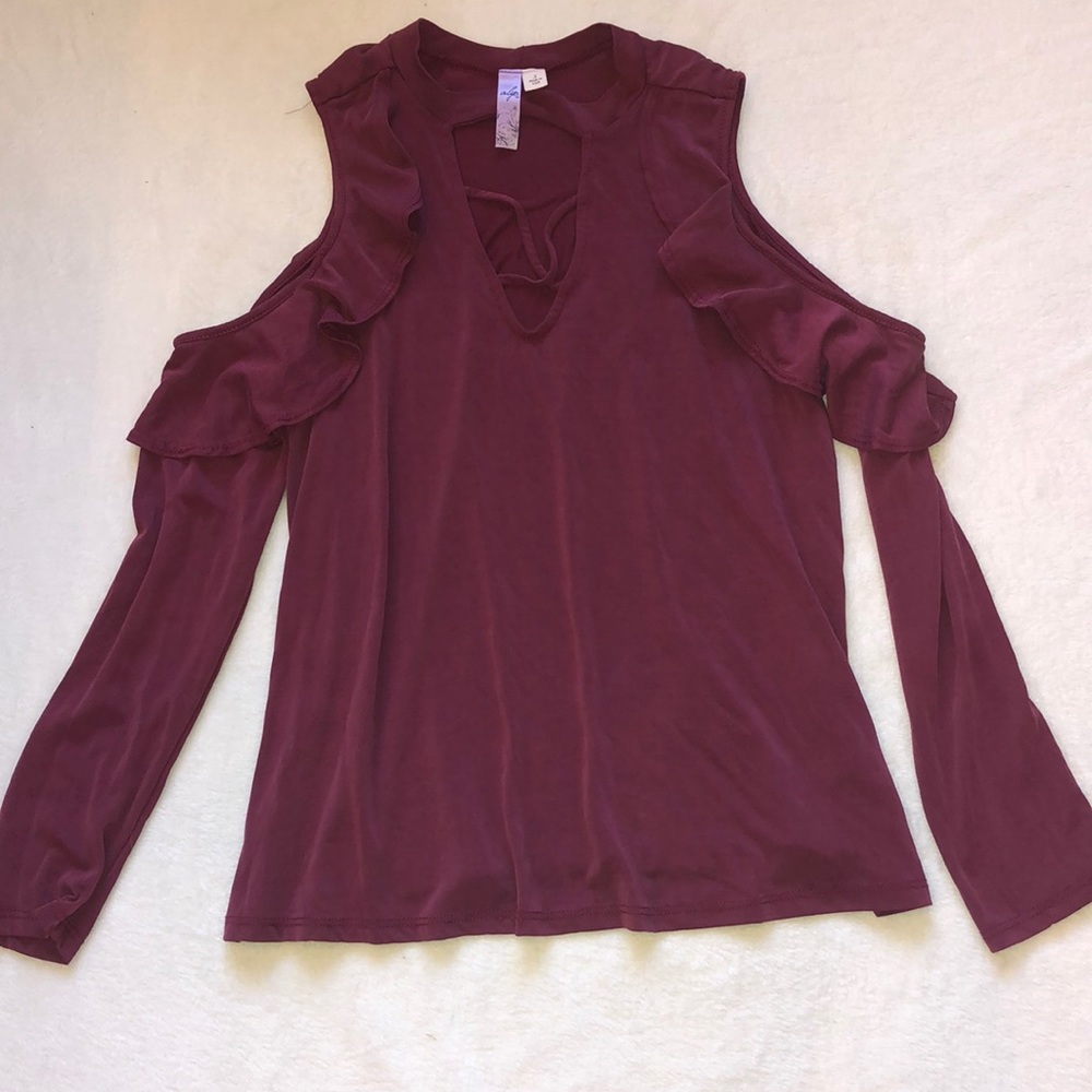 Alya Cold Shoulder Top